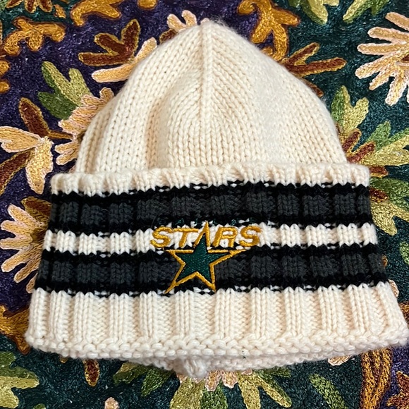 Mix & Match 3/$12 Kids Dallas Stars Beanie Hat - Picture 1 of 4